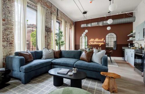 Downtown Chattanooga House | Luxury Loft Exposed Brick Walk to Southside