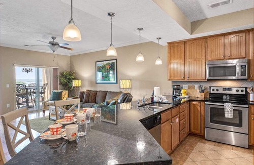 Table Rock Condo | Luxury Majestic Condo on Table Rock Lake - Main Channel View and 5 Mins to Downtown