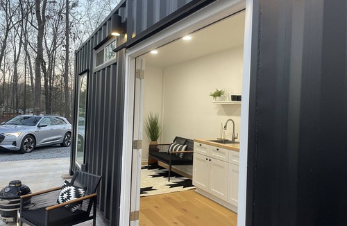 Enoree Cottage | Luxury modern container home in a rural setting! Pet friendly!