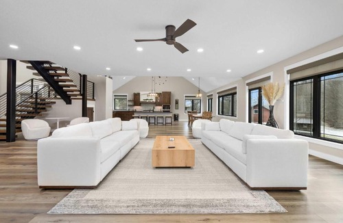Spencerville House | Luxury Modern Lodge Near Fort Wayne with River Views