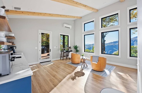 Clyde Cabin | Luxury Mountain Top Cabin with Hot Tub and Views - Spruce
