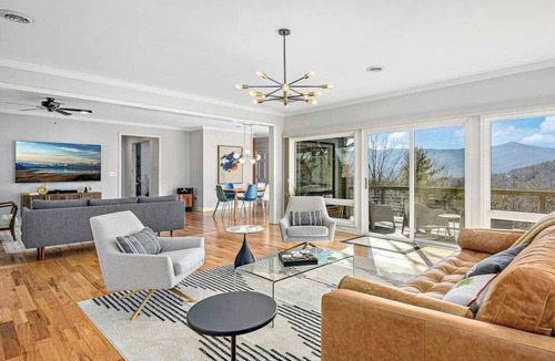 Black Mountain House | Luxury mountain home with hot tub, theater, pool table & million dollar views