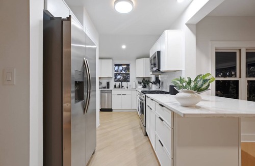 Yorkville House | Luxury Riverfront Retreat w/Game Room + Fire Pit