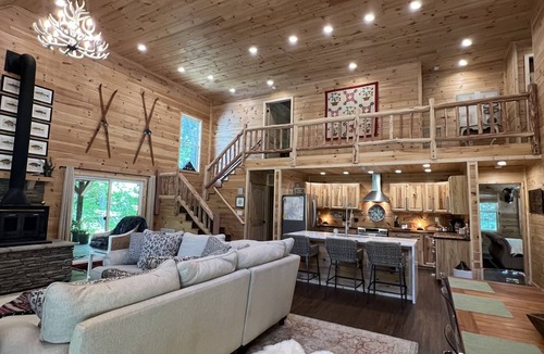 Nancy Cabin | Luxury Secluded Retreat at Lake Cumberland - Wolf Creek Marina