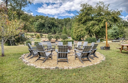 Mineral Bluff House | Luxury Toccoa Home Riverfront, theatre/game room/hot tub, 6 king beds, sleeps 18