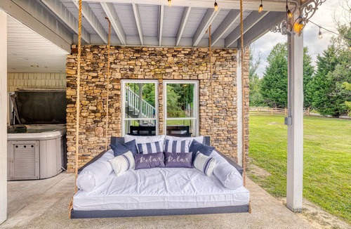 Mineral Bluff House | Luxury Toccoa Home Riverfront, theatre/game room/hot tub, 6 king beds, sleeps 18