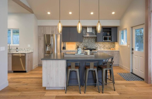 Eastsound House | Luxury Waterfront & Views, Private Beach, Golfing