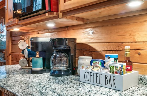 Sevierville Cabin | Magic Bunk Room|Pool|Outdoor Lounge|Chef's kitchen|Theater|Arcade|Dogs OK