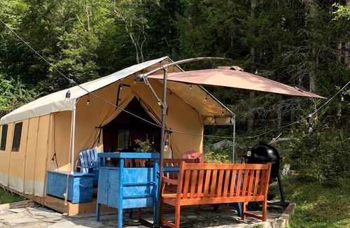 Roscoe RV Rental | Magical Catskill Glamping Retreat Two Hours from NYC