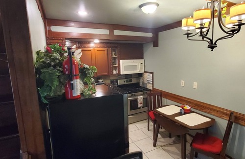 Near Eastside House | Magnificent 2 Bedroom, Loft Close to Downtown Duplex