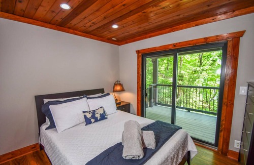 Dawsonville House | Magnificent Views family friendly dock kayak hot tub near wineries & outlet mall
