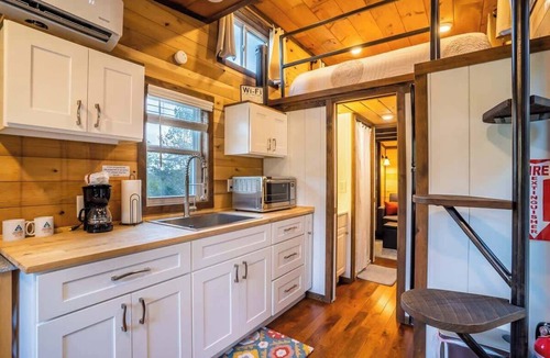 Wildwood House | Magnolia Tiny Home - Hot Tub and Mountain Views