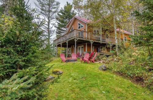Oquossoc House | Mahara 2 - Spacious home with access to Rangeley Lake and the snowmobile trails.