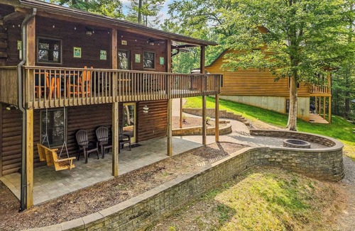 Union Hall Cabin | Main Channel Lots of Water. Comfy Cabin with stunning lake views, perfect for a serene escape at SML.