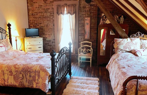 Glasgow Bed & Breakfast | Main Street Bed & Breakfast Established in 1810