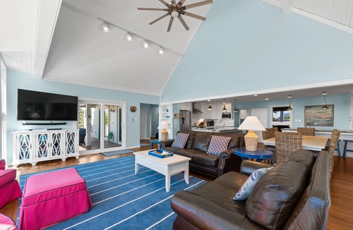 Bald Head Island House | "Make A Wave" BHI and Shoals Club, Pet Friendly, 3 Carts, Ocean View