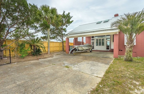 Alligator Point House | Make It a Fall Getaway: Football & Scalloping