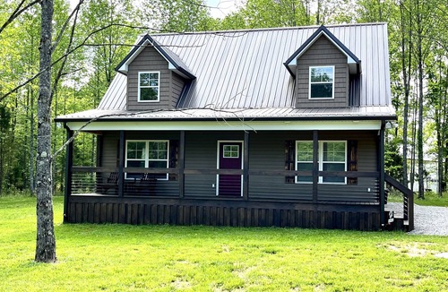 Lindseyville House | Mammoth Cave National Park Nolin Lake beautiful 4 bedroom home sleeps 12