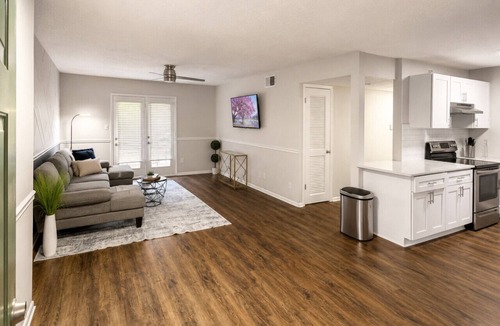Shannon Apartment | Maple & Main Hoover | Modern 2BR Escape