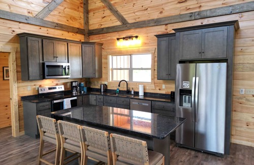 Rogers Cabin | Maple Moon | Hot tub | WiFi | New | Views
