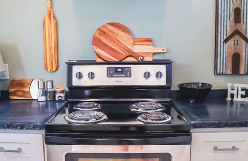 Mentone House | Maplewood Greystone : Charming Mentone on Lake Lahusage