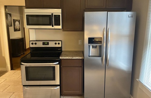 Near Eastside House | Marble | Granite | Stainless | Near Downtown