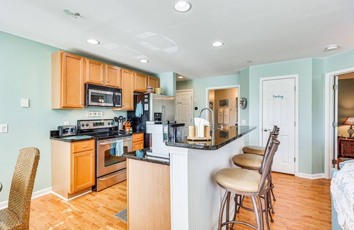 St. James Condo | Marina & Beach Club Access: Condo in Southport