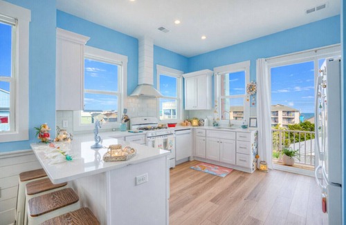 North Carolina Coast Villa | Marina Vista Retreat - Waterfront w/private dock