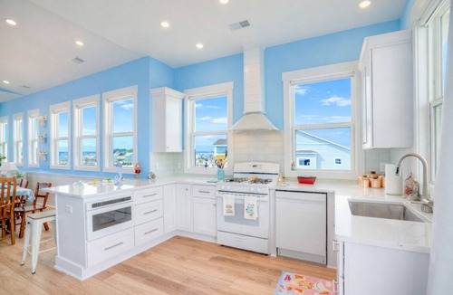 North Carolina Coast Villa | Marina Vista Retreat - Waterfront w/private dock