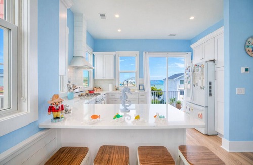 North Carolina Coast Villa | Marina Vista Retreat - Waterfront w/private dock
