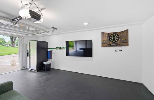 Mason House | Mason Ranch - Game Room w/Hot tub