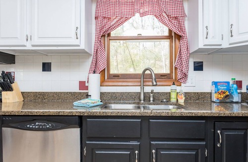 Massanutten Villa | Massanutten Family Villa -3 Kings, 1 Queen/Dog Friendly/1 Mile to the Slopes
