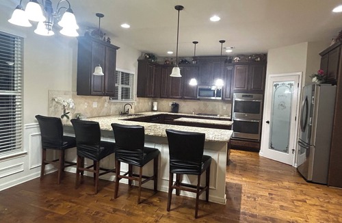 Warrenville House | Masters Gulf Tournament Rental/April 6th to the 13th - Sleeps 10