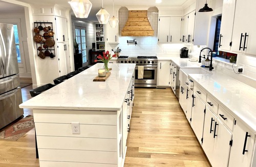 Grovetown House | Masters Rental- Farmhouse with pool, covered patio, & 2 turf greens.
