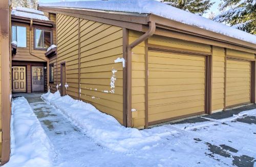 McCall House | McCall Condo w/Paddle Boards - Near Payette Lake