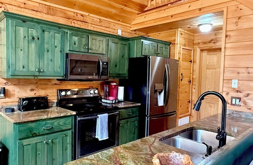 Murphy Cabin | Meadow Vista – 3BR/3BA Cabin Nestled in the Blue Ridge Mountains