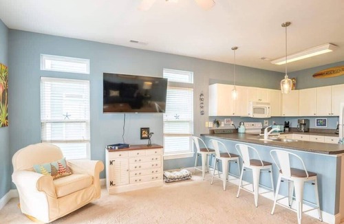 Wilmington Beach House | Mellow Yellow