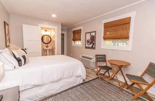 Wirtz Resort | MERU, a Cozy stay for Two in the Lodge of Karoo at Smith Mountain Lake