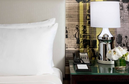 Rosslyn Hotel | Metro Steps Away | Restaurant + Valet Parking