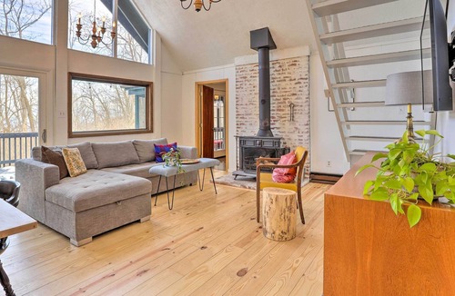 Front Royal Cabin | Mid-Century Modern Cabin: Mountain & Natural Views