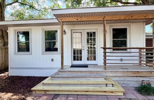 Wilmington House | Mid-town family home 5mi to Beach, river walk 1mi to UNCW, golf course and parks