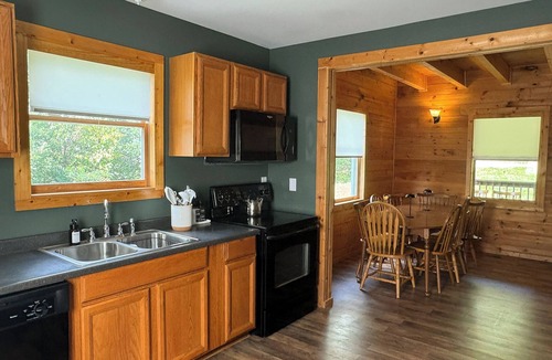 Rileyville Cabin | Million Dollar Views. Peaceful Solitude. Rustic cabin. 90 minutes from DC.
