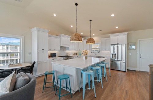 Holden Beach House | "Minnie's Sunday Sun" 5 bedroom 4.5 bath oceanfront home with a pool!