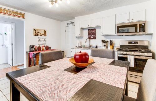 Casey House | Mins to Local Attractions: Pet Friendly w/Yard!
