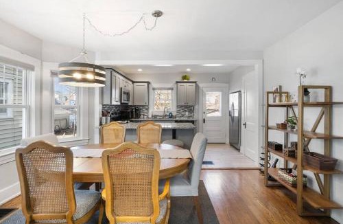 Louisville House | Minutes from U of L & Expo Center-Cozy-Updated-Family Friendly