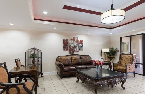 Pittsburg House | Minutes from Vanhook Falls Trailhead! Free Parking, Pet-friendly Property!