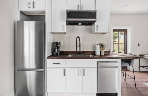 Allons Cabin | Mitchell Creek Marina Villa 2