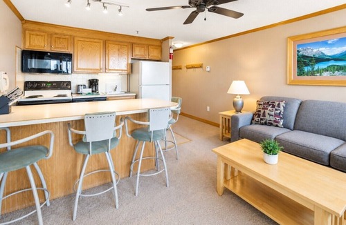 Edray Condo | ML226 1BR 1BA Slope View Close to Village Lift