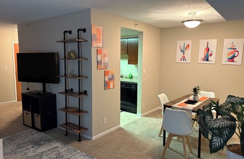Downtown Cincinnati Apartment | Modern 1BR Riverfront Apartment near Reds Stadium w/Pool, Gym & Rooftop Deck