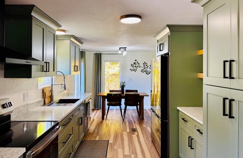 Mount Vernon House | Modern 2 Bedroom Lake House in the Smoky Mountains with Beautiful Sunset Skies